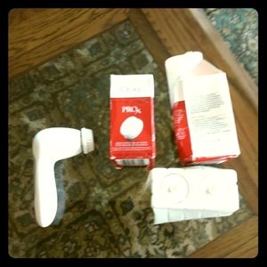 OLAY Facial Cleansing Brush 4 BN replacement heads